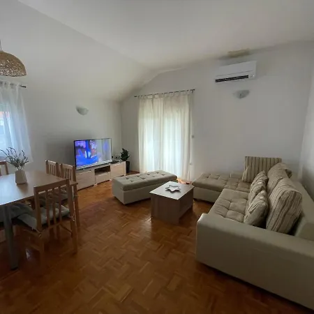 Josipa Appartamento Biograd Na Moru